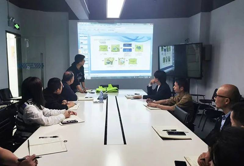 The training session for new refrigeration vests has been successfully concluded